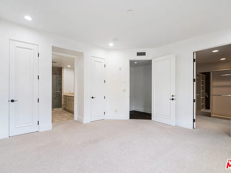 137 S Spalding Dr #304 — Photo 15