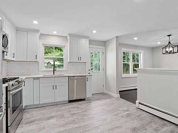 5th image of 138 Walworth Ave #1