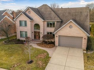 162 Greenfield Dr, Bloomingdale, IL 60108