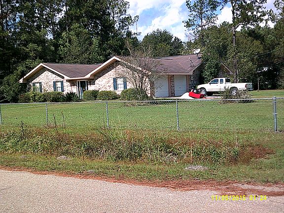 EXTERIOR/GARAGE