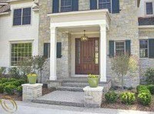 1530 N Glengarry Rd, Bloomfield Hills, MI 48301