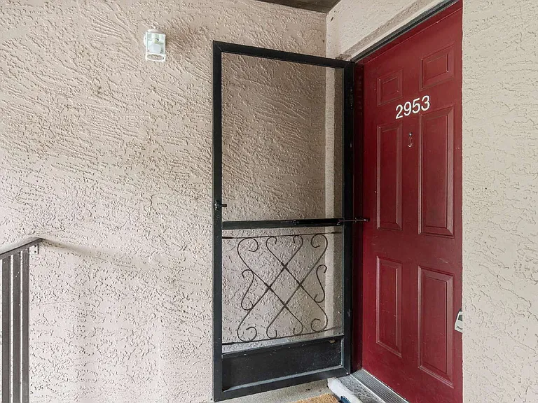 2953 SW 32nd Ave — Photo 5