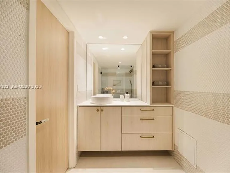2301 Collins Avenue Cu #526 — Photo 19