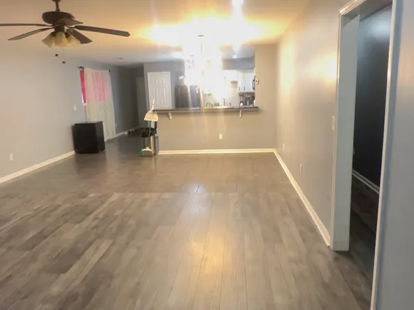 812 Chalmette Ave, Chalmette, LA 70043