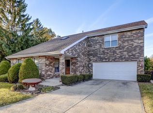 671 Schultz St, Lemont, IL