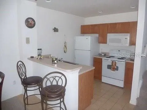 3 bed, 2.0 bath, 1296 sqft, $1,900 — Photo 4
