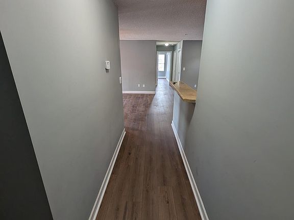 5th image of 220 Outlook Dr Unit F