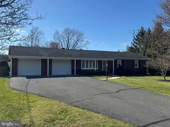 5565 Oakwood Dr, Mercersburg, PA 17236