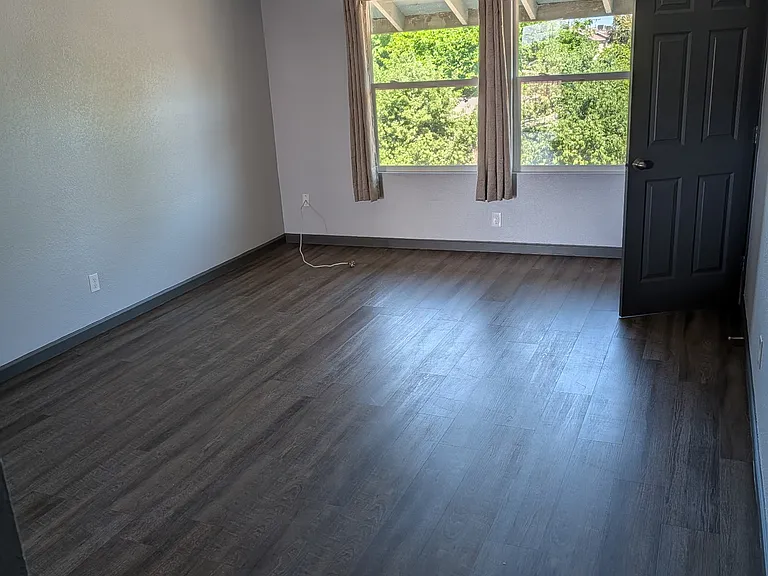 2567 S Rowell Ave — Photo 7
