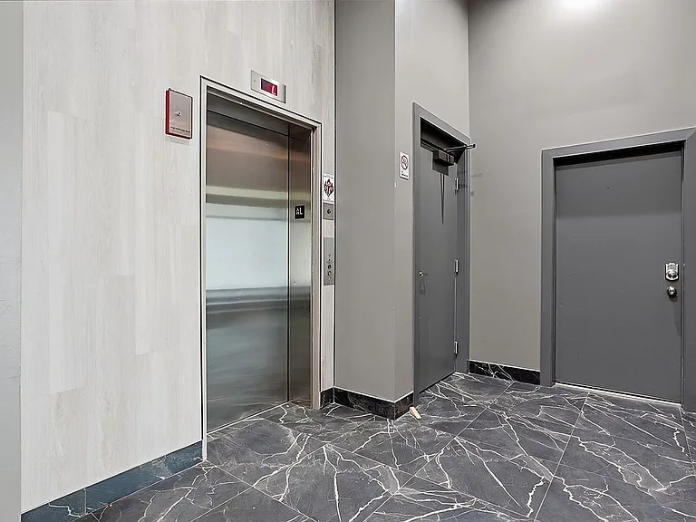 815 N Richmond St #301 — Photo 36