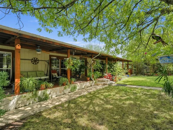 201 Sierra Rd S, Kerrville, TX 78028