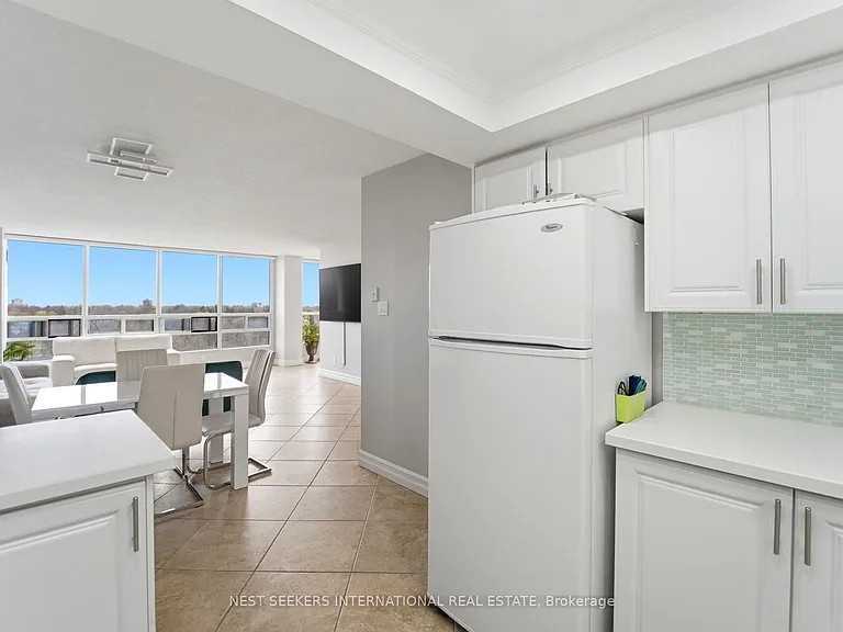 310 Mill St S #811 — Photo 7