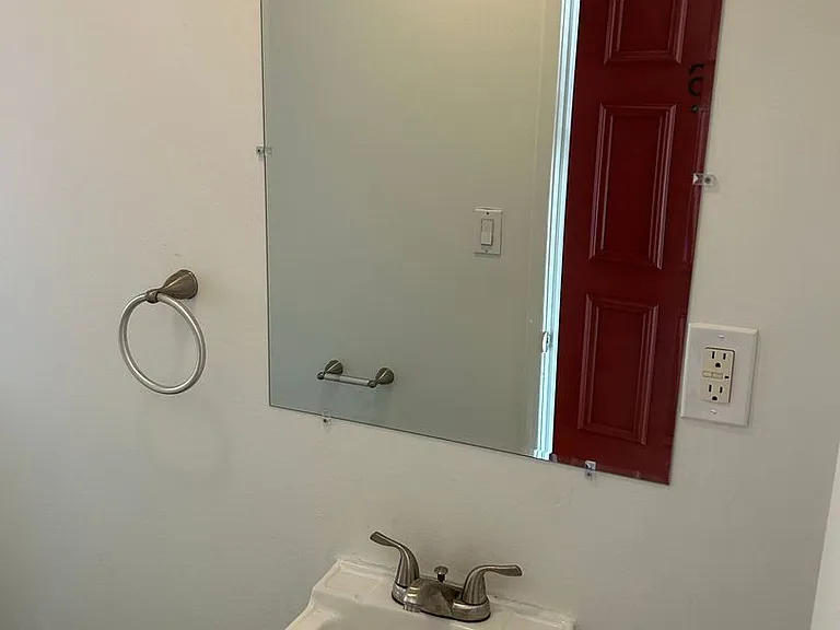 Mountain View Apartments — Photo 6