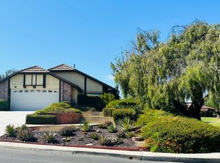 1102 Brewley Ln, Vista, CA 92081