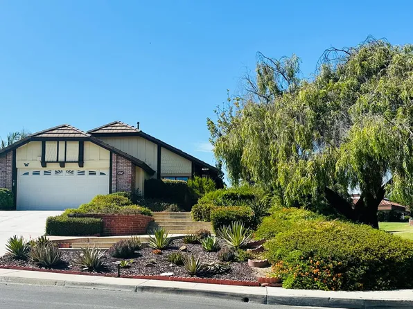 1102 Brewley Ln, Vista, CA 92081