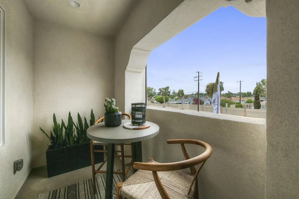 Building Photo - 12911 Calabria Dr