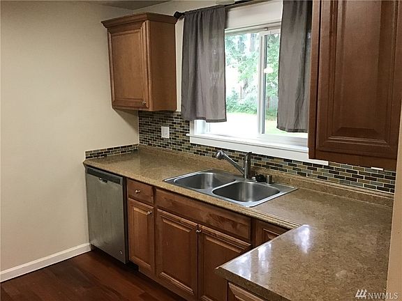 5th image of 125 171st St E