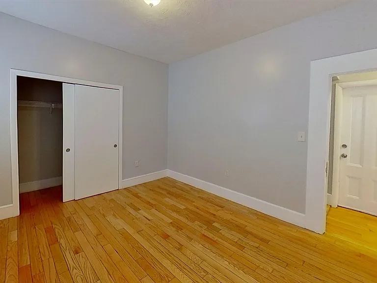192 Adams St #3 — Photo 7
