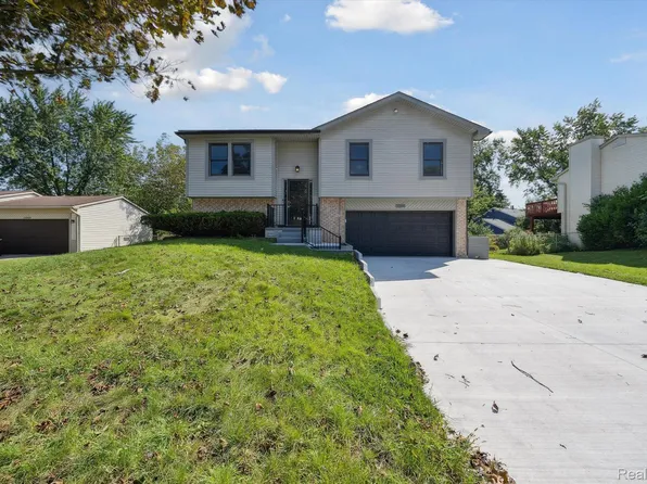 23348 Cranbrooke Dr, Novi, MI 48375