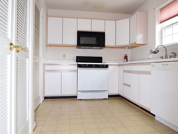 5th image of 675 Constellation Sq SE Unit A