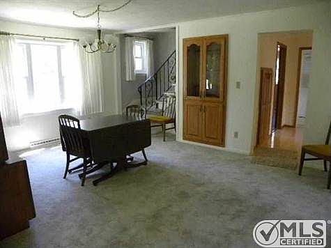4th image of 303 W D St