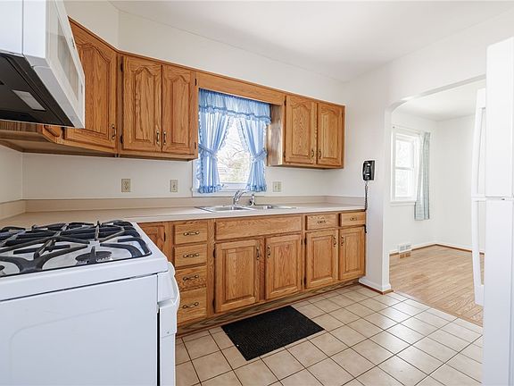 5th image of 119 Arlidge Dr