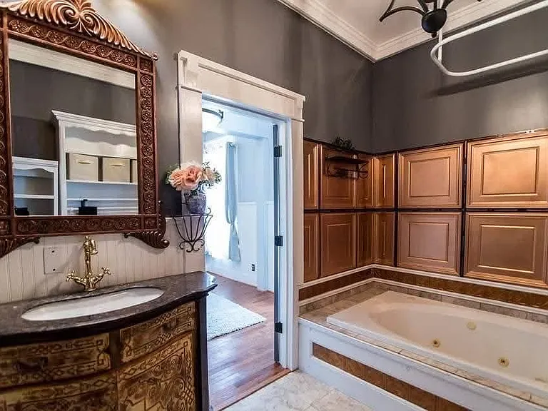 407 N Moody St — Photo 11