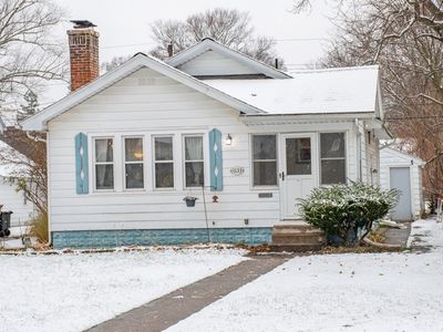 1633 College St, South Bend, IN, 46628