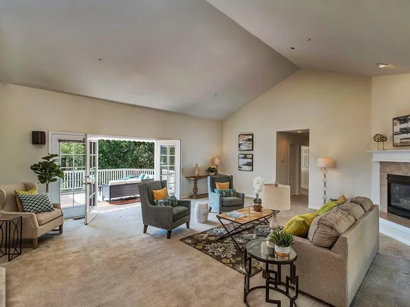 128 Village Oaks Court, Healdsburg, CA 95448
