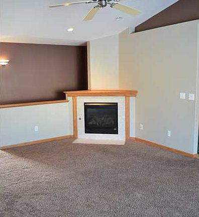 2nd image of 1000 Tiara Dr NE