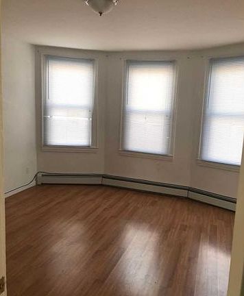 4th image of 12504 22nd Ave #2F