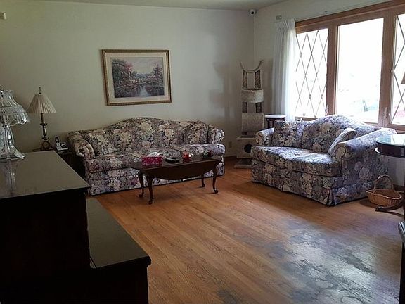 4th image of 4495 Plumbrook Dr
