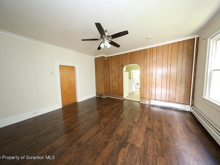 306 S Hyde Park Ave — Photo 2