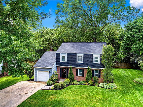 4th image of 1502 Amesbury Ct