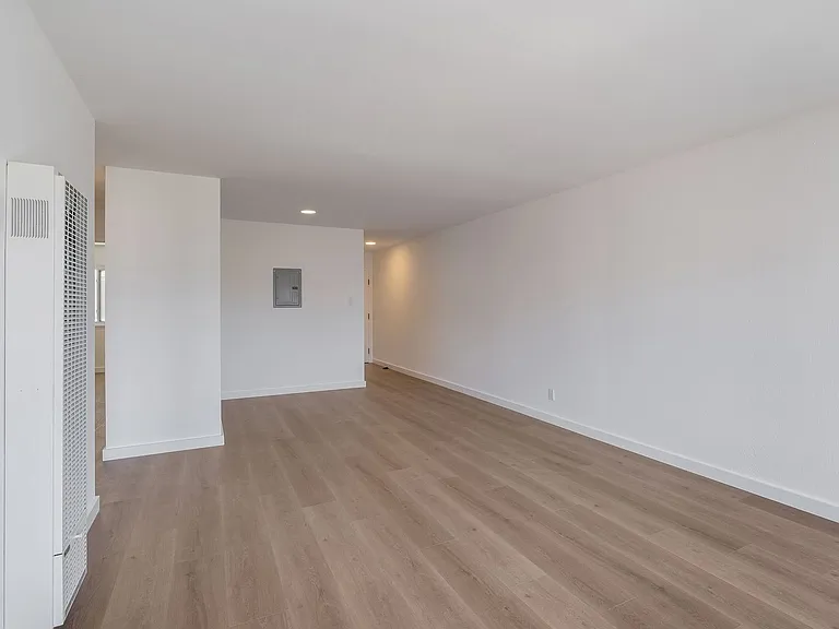 420 7th Avenue — Photo 11
