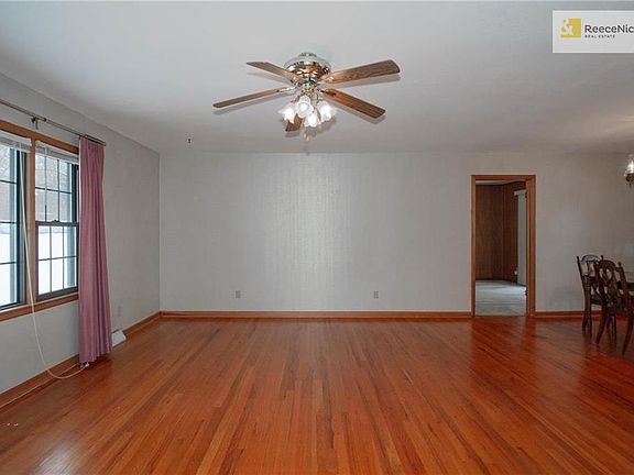 3rd image of 8213 W 58th St