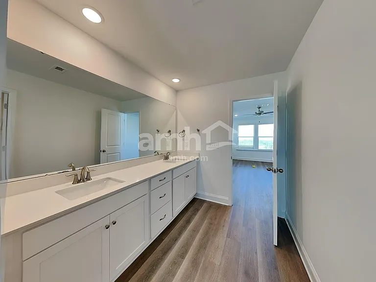 1015 Bevington Dr — Photo 10