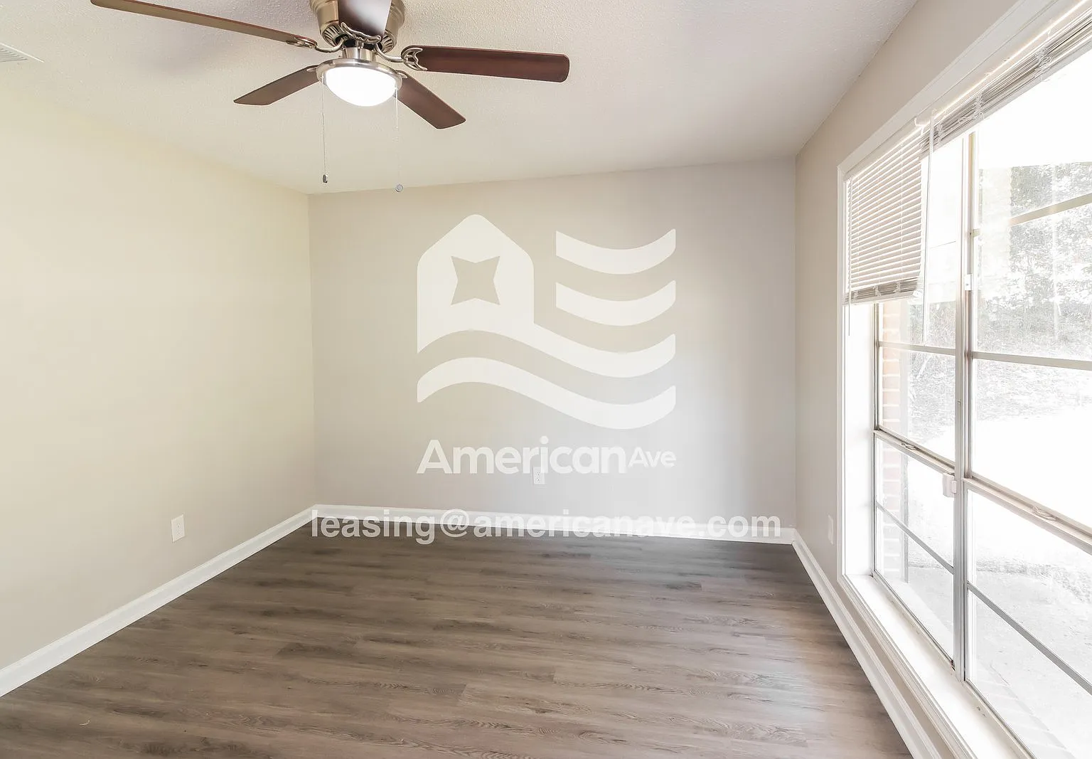 3 bed, 1.5 bath, 1025 sqft, $1,147 — Photo 3