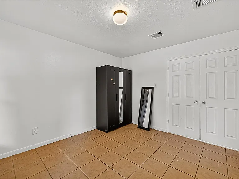 16547 Lanesborough Dr — Photo 32