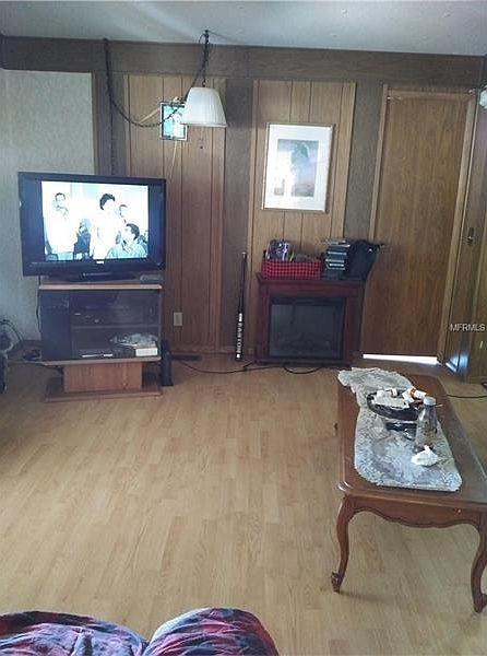 2nd image of 5202 Castile Ln