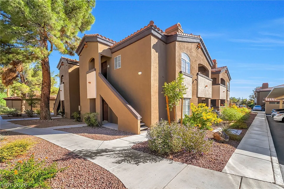2 bed, 2.0 bath, 1131 sqft, $1,450 — Photo 1