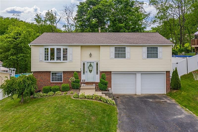 1st image of 1938 Ivanhoe Dr
