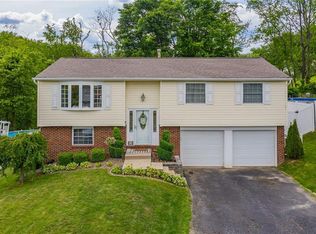 1938 Ivanhoe Dr, North Huntingdon, PA