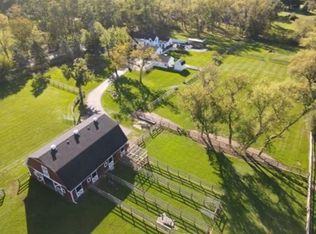 38 Ridge Rd, Barrington Hills, IL 60010