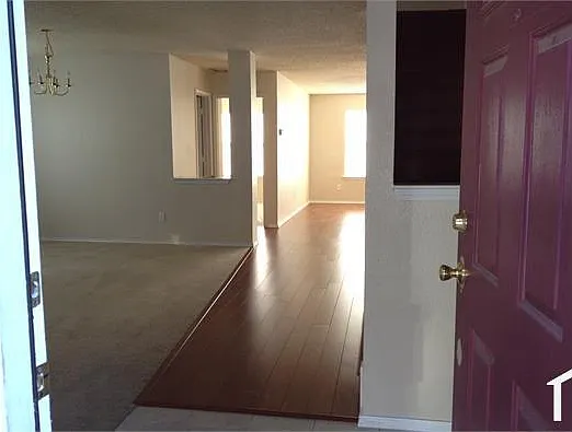 5 bed, 2500 sqft, $3,000 — Photo 2