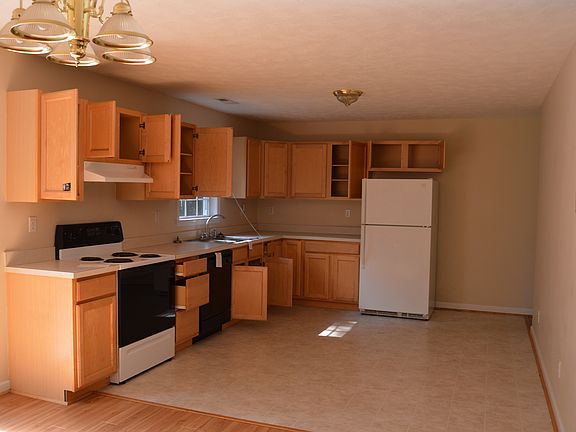 5th image of 28 Kiowa Ln