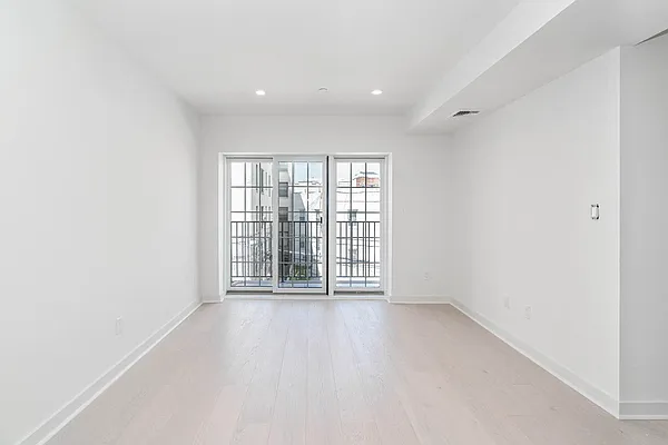 Rented by Modern Spaces | media 22