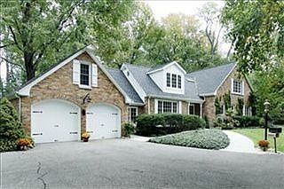1st image of 621 Jennings Ln
