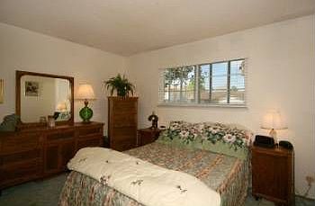 2nd image of 4720 Moorpark Way