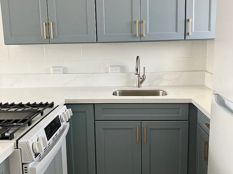 1403 Makiki St — Photo 2